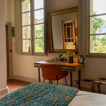 Les Jardins De Baracane Guest house Avignon