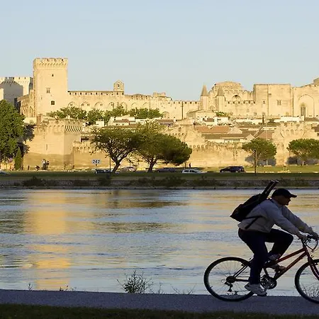 Les Jardins De Baracane Guest house Avignon